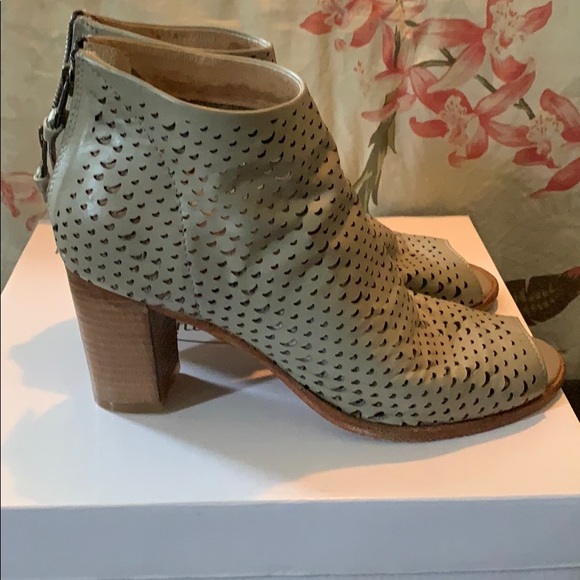 Sheridan Mia Paola Peep Toe Bootie - Picture 7 of 11